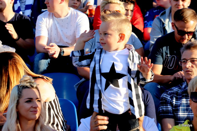 Kibice na meczu Leszno-Częstochowa