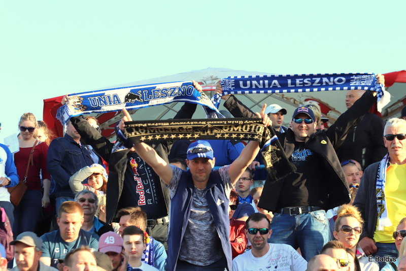 Kibice na meczu Leszno-Częstochowa