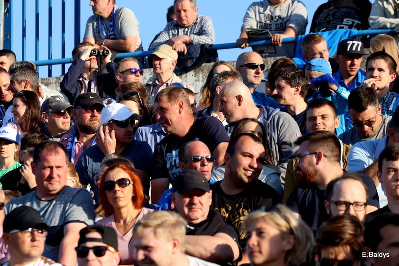 Kibice na meczu Leszno-Częstochowa