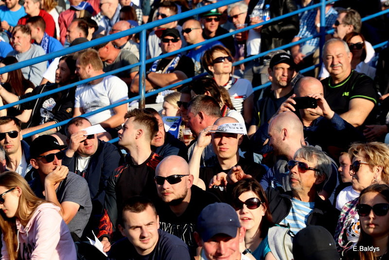 Kibice na meczu Leszno-Częstochowa