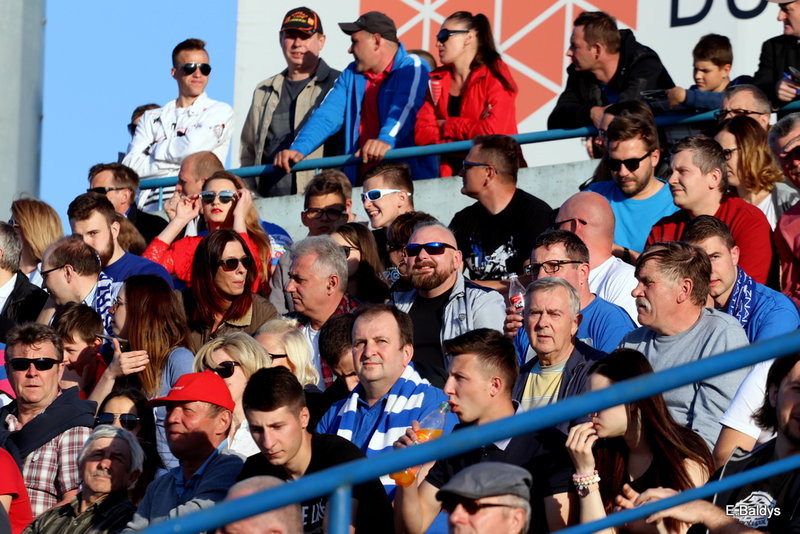 Kibice na meczu Leszno-Częstochowa