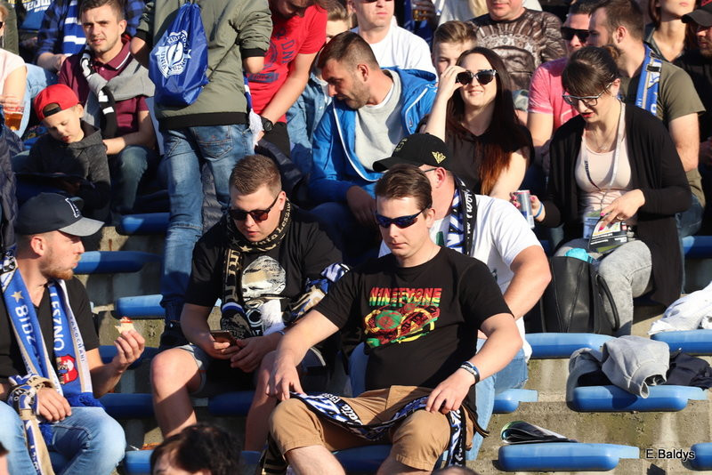 Kibice na meczu Leszno-Częstochowa