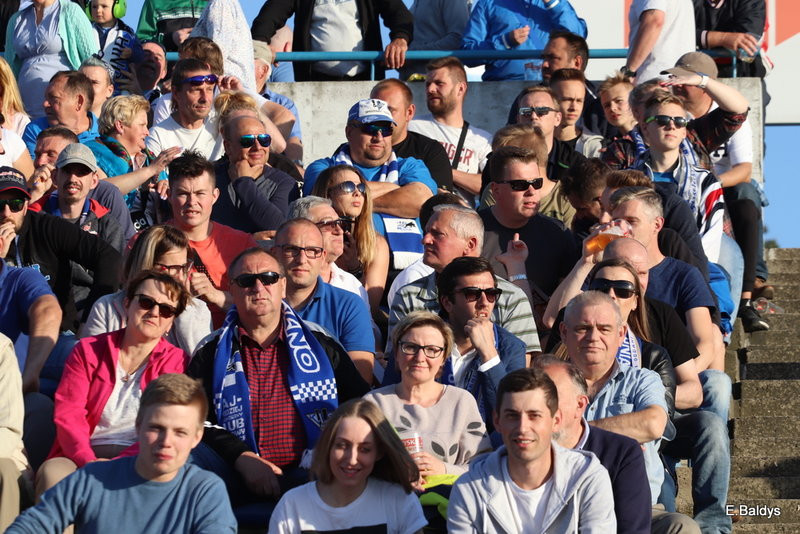 Kibice na meczu Leszno-Częstochowa