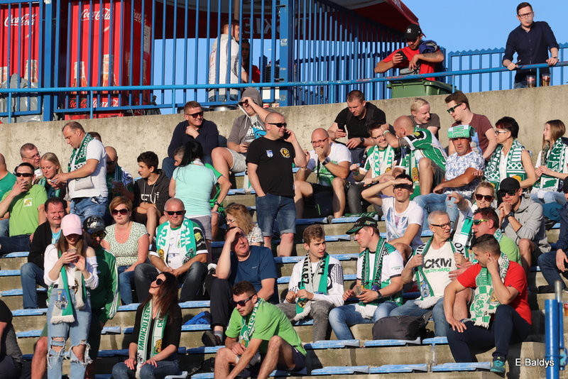 Kibice na meczu Leszno-Częstochowa