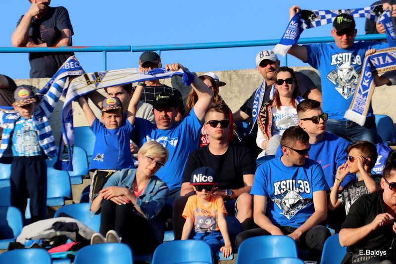 Kibice na meczu Leszno-Częstochowa