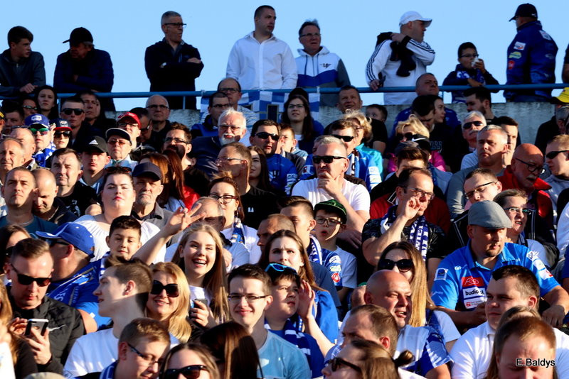 Kibice na meczu Leszno-Częstochowa
