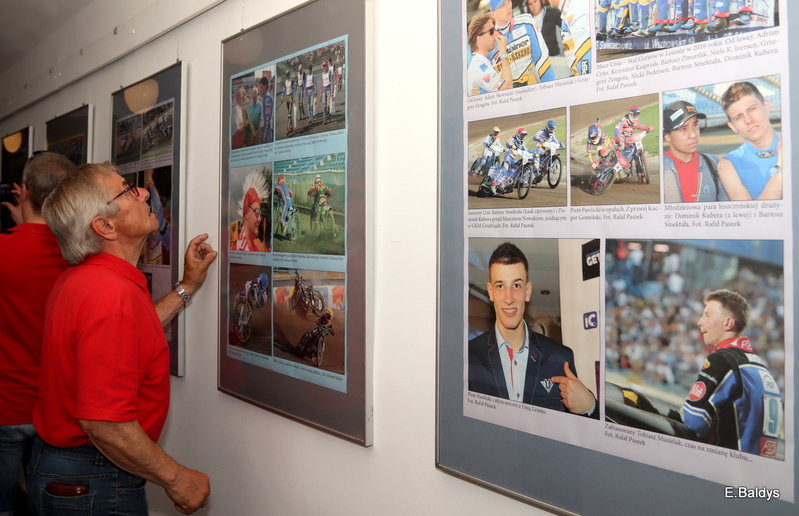 W bibliotece o żużlu (zdjęcia)