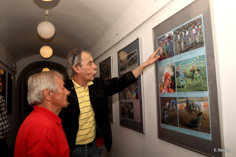 W bibliotece o żużlu (zdjęcia)