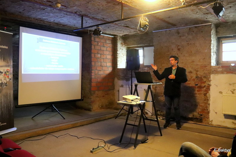 W bibliotece o żużlu (zdjęcia)