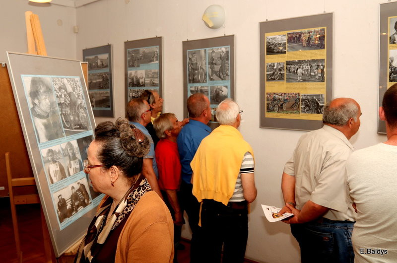 W bibliotece o żużlu (zdjęcia)