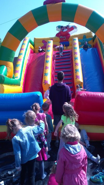 Studenci przedszkolakom (zdjęcia)