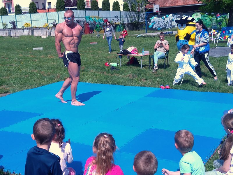 Studenci przedszkolakom (zdjęcia)