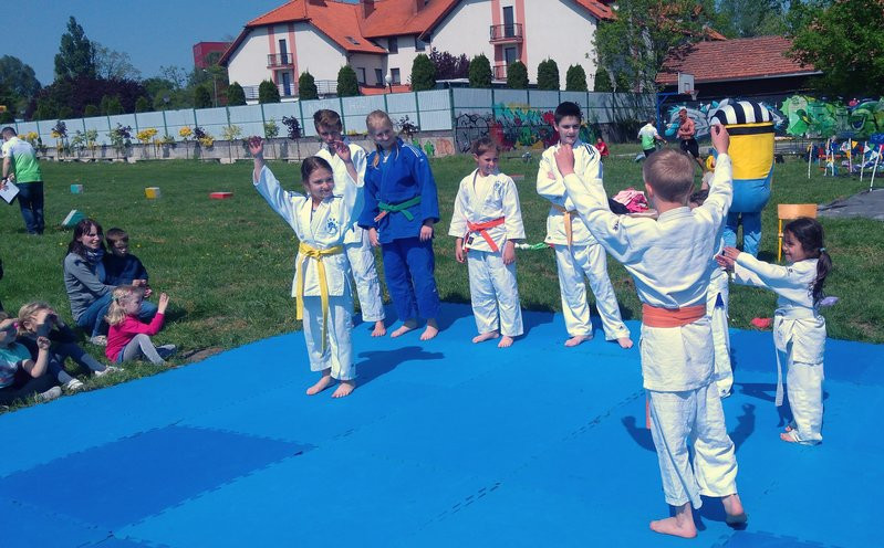 Studenci przedszkolakom (zdjęcia)