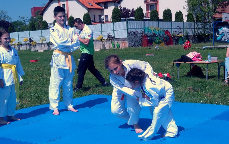 Studenci przedszkolakom (zdjęcia)