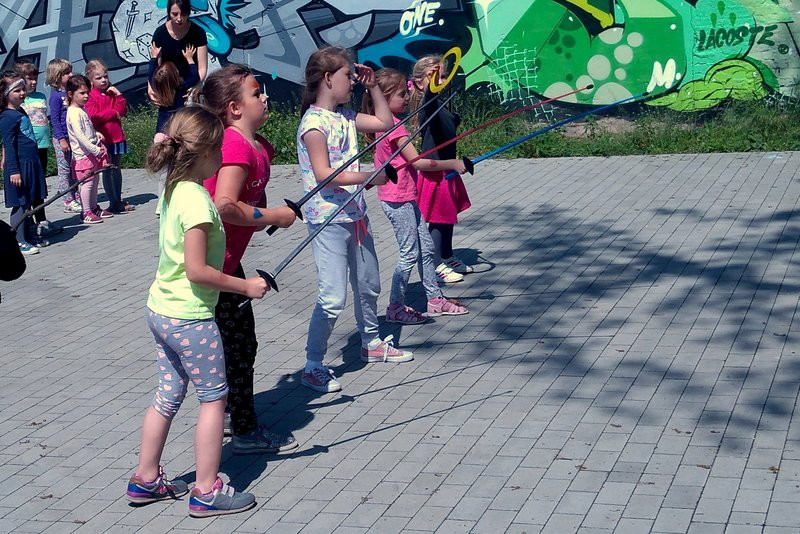 Studenci przedszkolakom (zdjęcia)