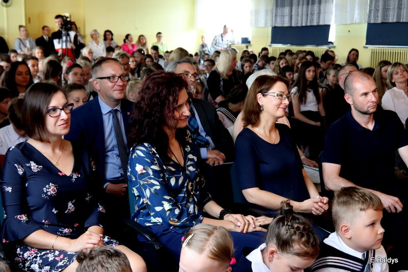 SP 2 w Lesznie obchodziła swoje święto (zdjęcia)