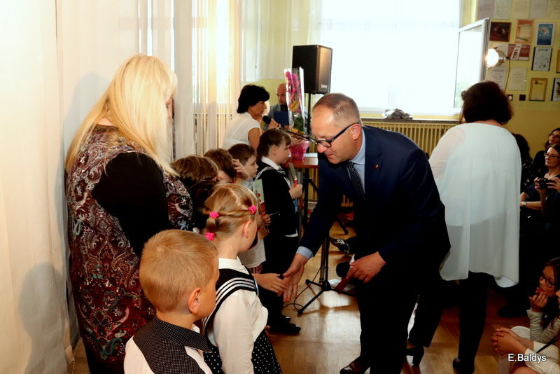 SP 2 w Lesznie obchodziła swoje święto (zdjęcia)