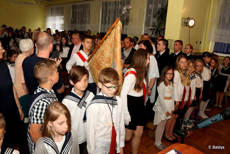 SP 2 w Lesznie obchodziła swoje święto (zdjęcia)