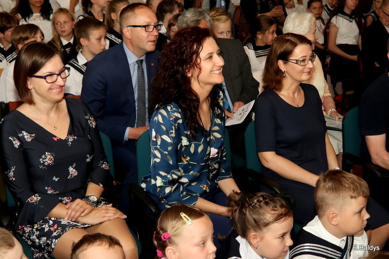 SP 2 w Lesznie obchodziła swoje święto (zdjęcia)