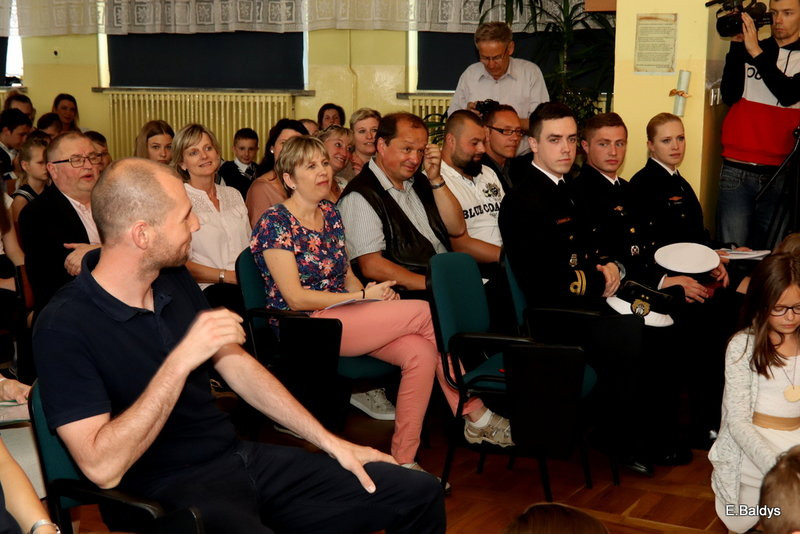 SP 2 w Lesznie obchodziła swoje święto (zdjęcia)