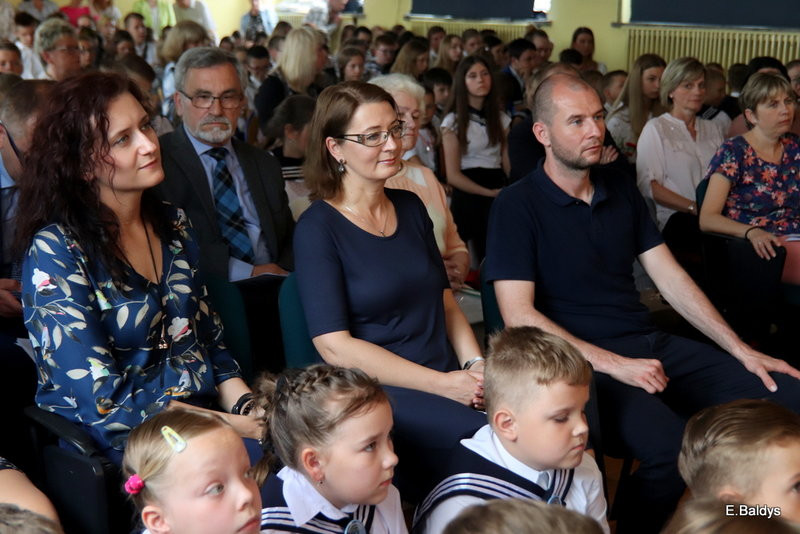 SP 2 w Lesznie obchodziła swoje święto (zdjęcia)