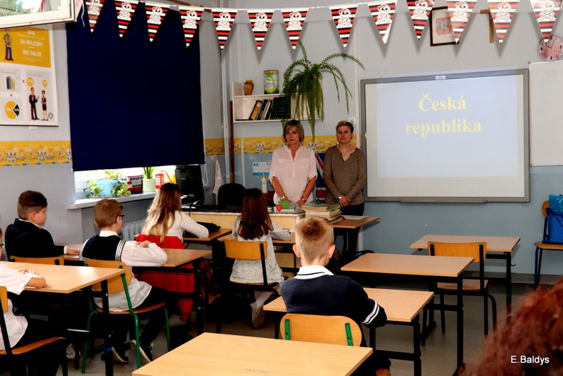 SP 2 w Lesznie obchodziła swoje święto (zdjęcia)