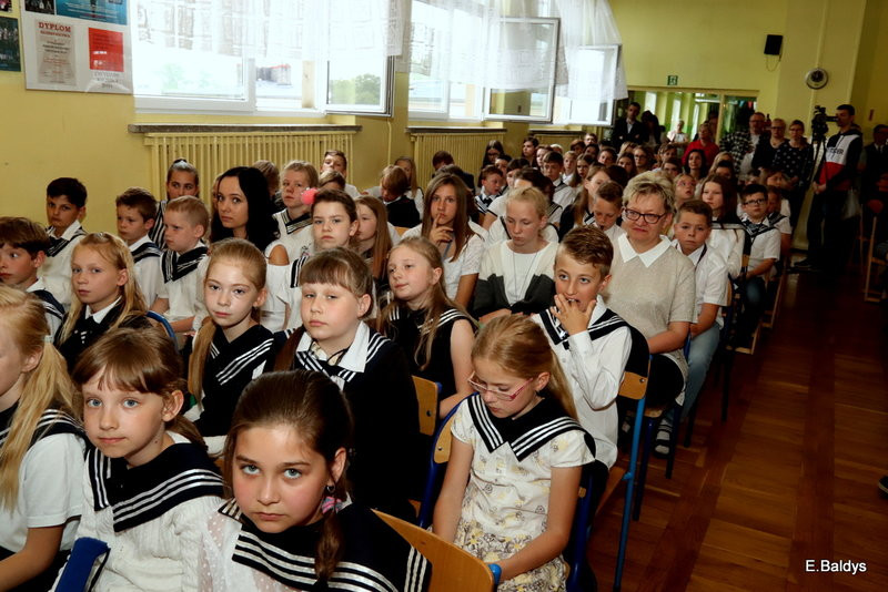 SP 2 w Lesznie obchodziła swoje święto (zdjęcia)
