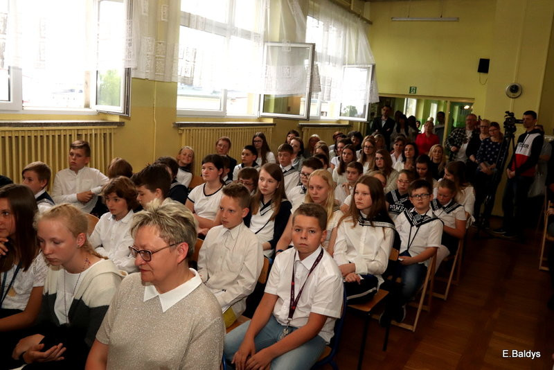 SP 2 w Lesznie obchodziła swoje święto (zdjęcia)