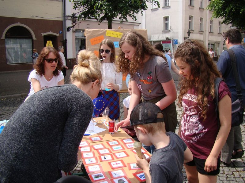 Radośnie, kolorowo, europejsko (zdjęcia)