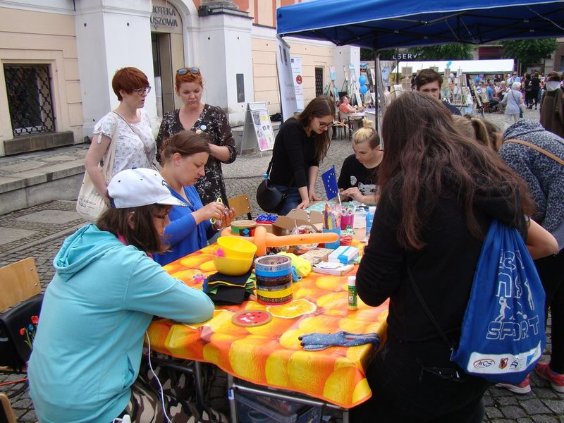 Radośnie, kolorowo, europejsko (zdjęcia)