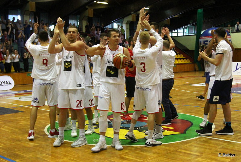 Historyczny brąz Polonii! (zdjęcia)