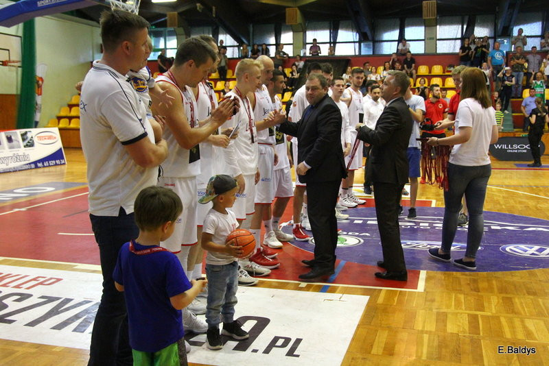 Historyczny brąz Polonii! (zdjęcia)