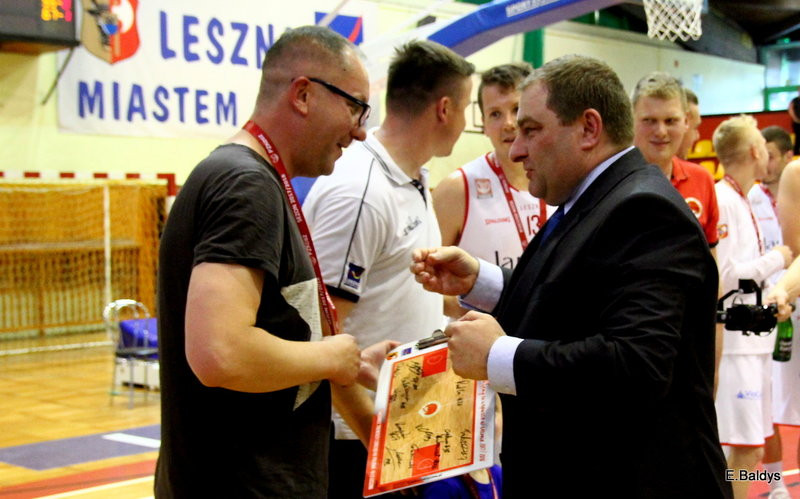 Historyczny brąz Polonii! (zdjęcia)