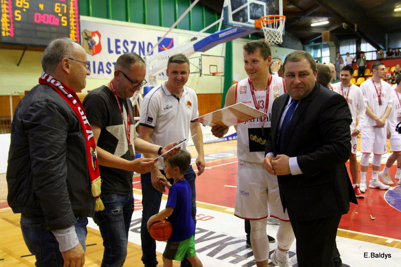 Historyczny brąz Polonii! (zdjęcia)