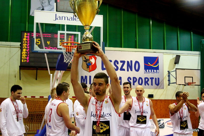 Historyczny brąz Polonii! (zdjęcia)