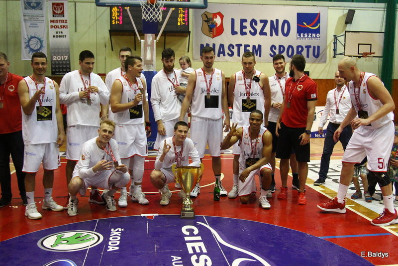 Historyczny brąz Polonii! (zdjęcia)