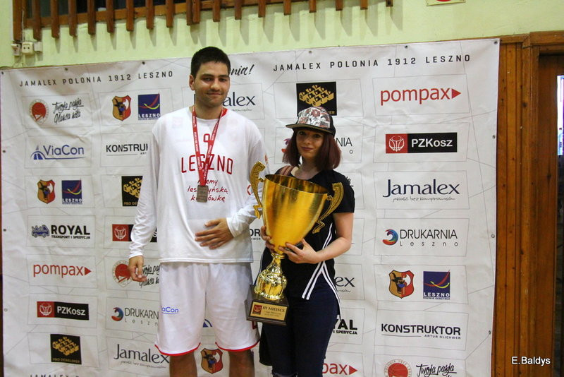 Historyczny brąz Polonii! (zdjęcia)