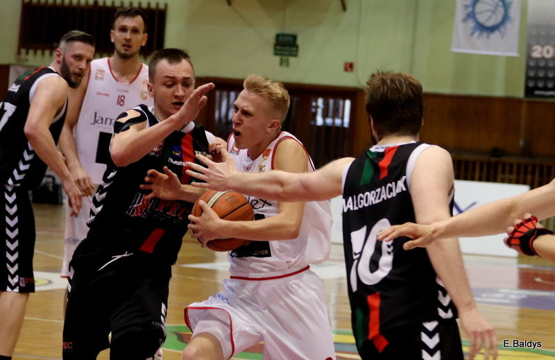 Historyczny brąz Polonii! (zdjęcia)