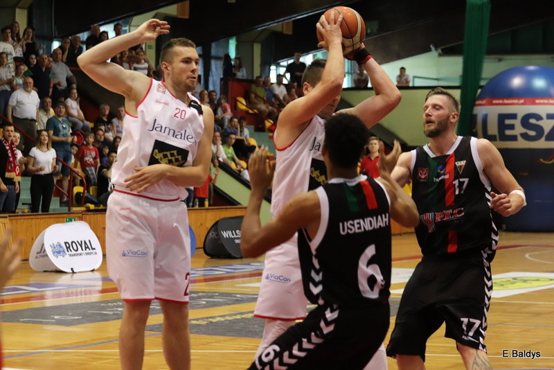 Historyczny brąz Polonii! (zdjęcia)