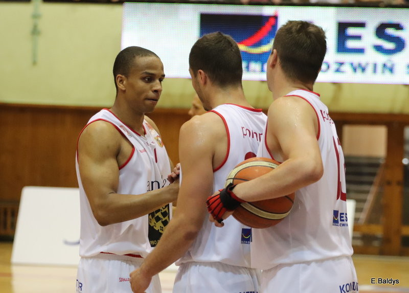 Historyczny brąz Polonii! (zdjęcia)