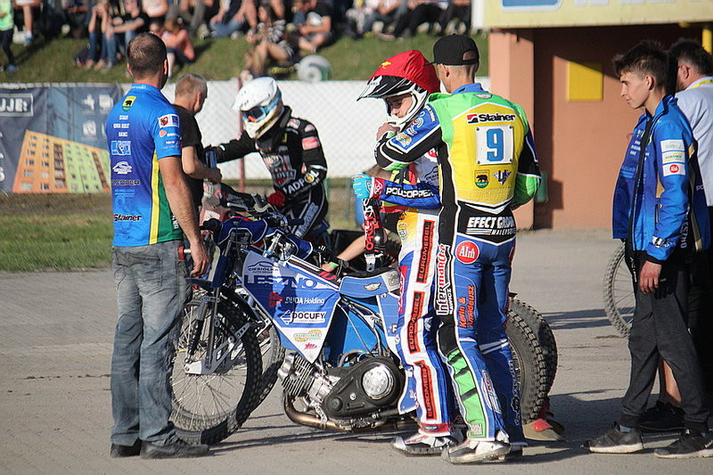 Remis w Rawiczu (zdjęcia)