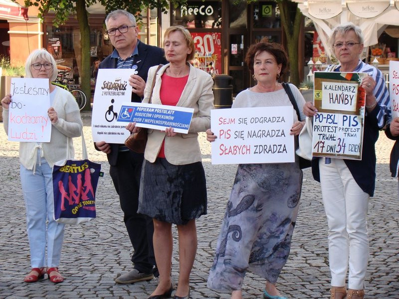 Wsparli protest w sejmie (kilka zdjęć)