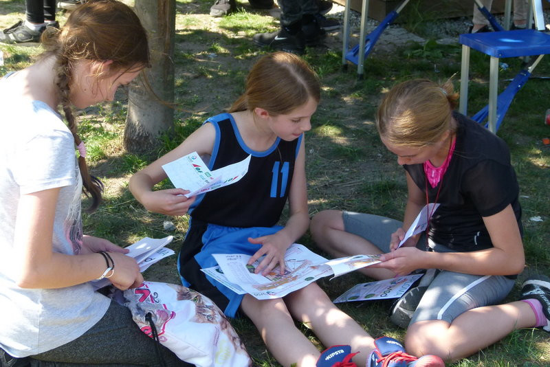 Biegają z mapą na całym świecie (zdjęcia)