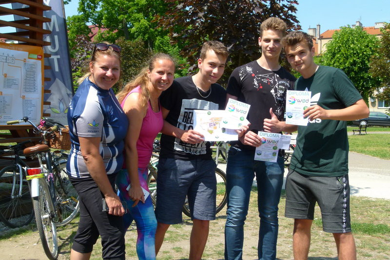 Biegają z mapą na całym świecie (zdjęcia)