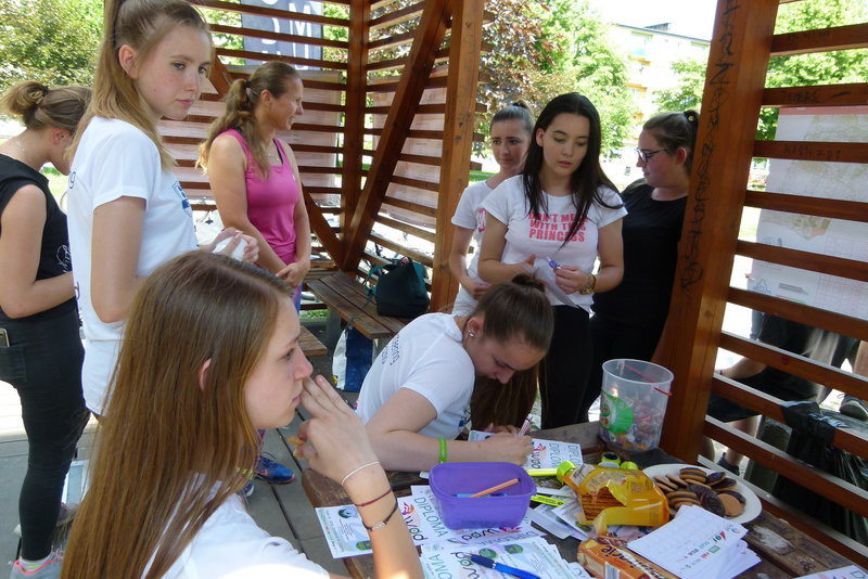 Biegają z mapą na całym świecie (zdjęcia)