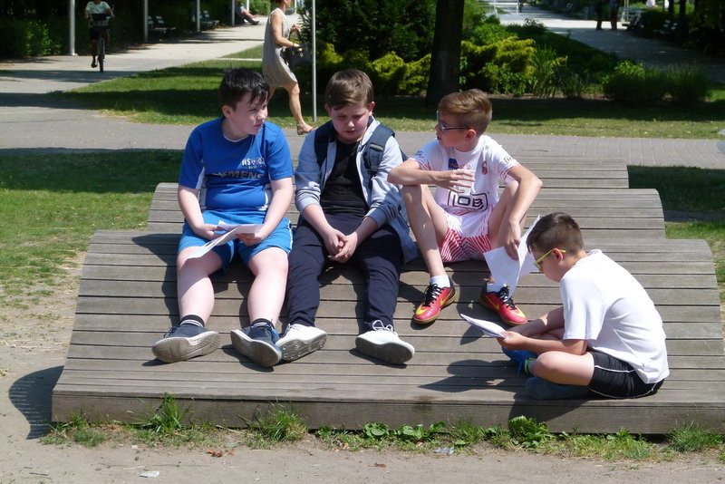 Biegają z mapą na całym świecie (zdjęcia)