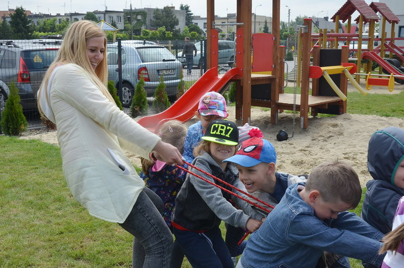 Zabawa w wodne ratowanie (zdjęcia)