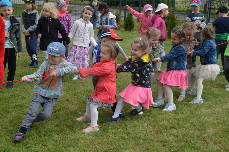 Zabawa w wodne ratowanie (zdjęcia)