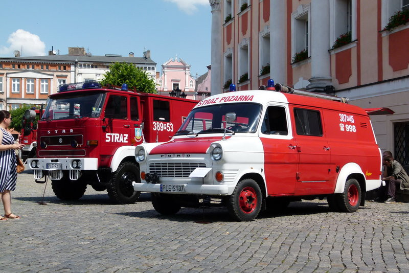 Leszczyńscy strażacy mają sztandar (zdjęcia)