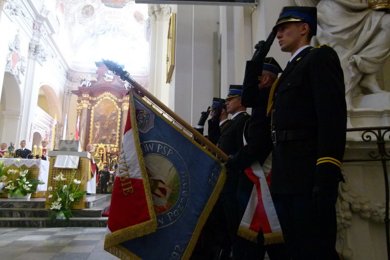 Leszczyńscy strażacy mają sztandar (zdjęcia)